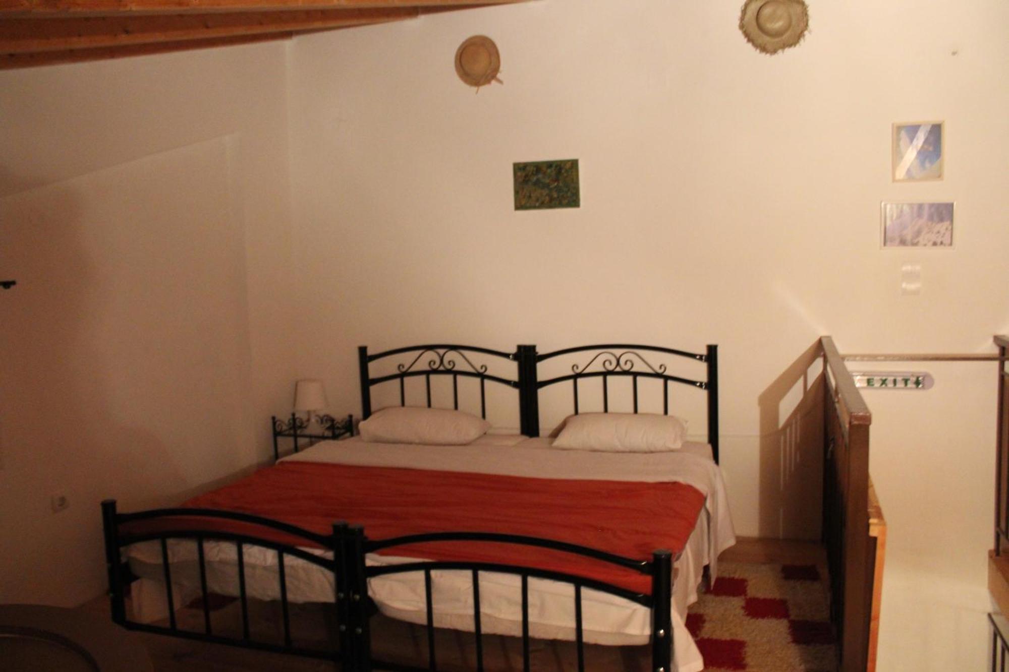 Michel Studios Калаврита Экстерьер фото