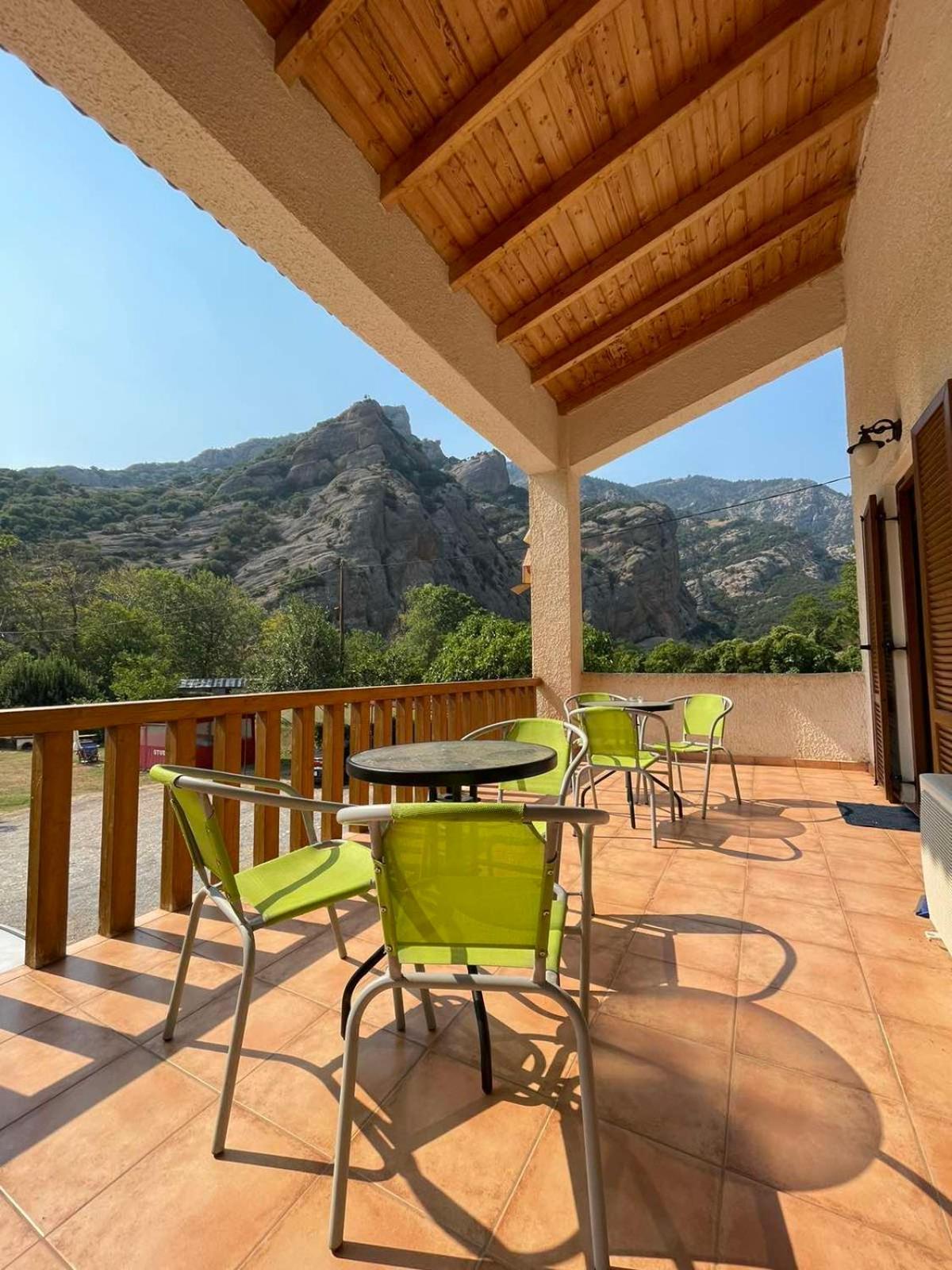 Michel Studios Калаврита Экстерьер фото