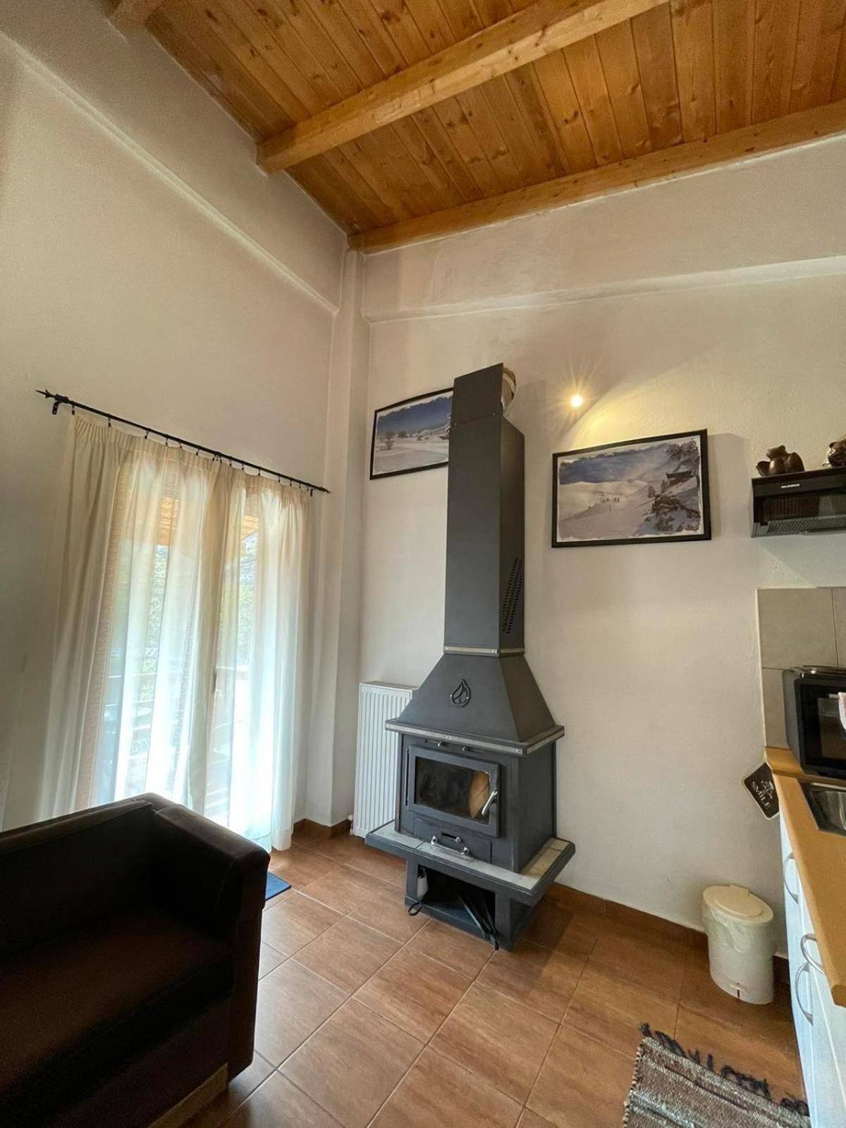 Michel Studios Калаврита Экстерьер фото